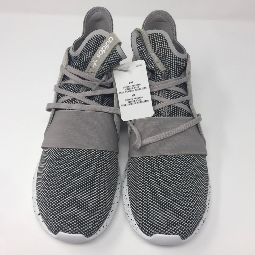 NWT Ladies ADIDAS Tubular Defiant Sneakers Size 11